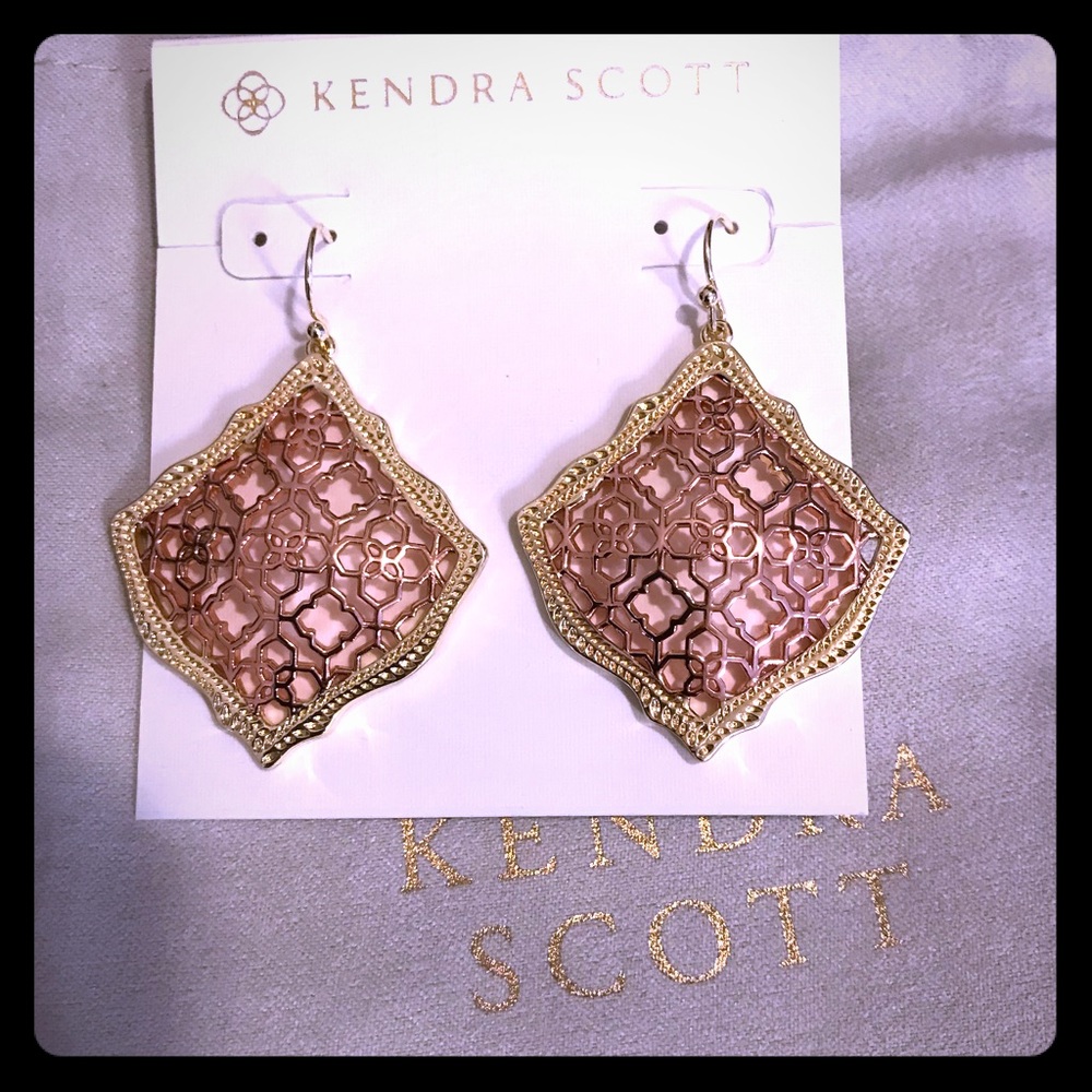 NWOT Kendra Scott Kirsten Earrings